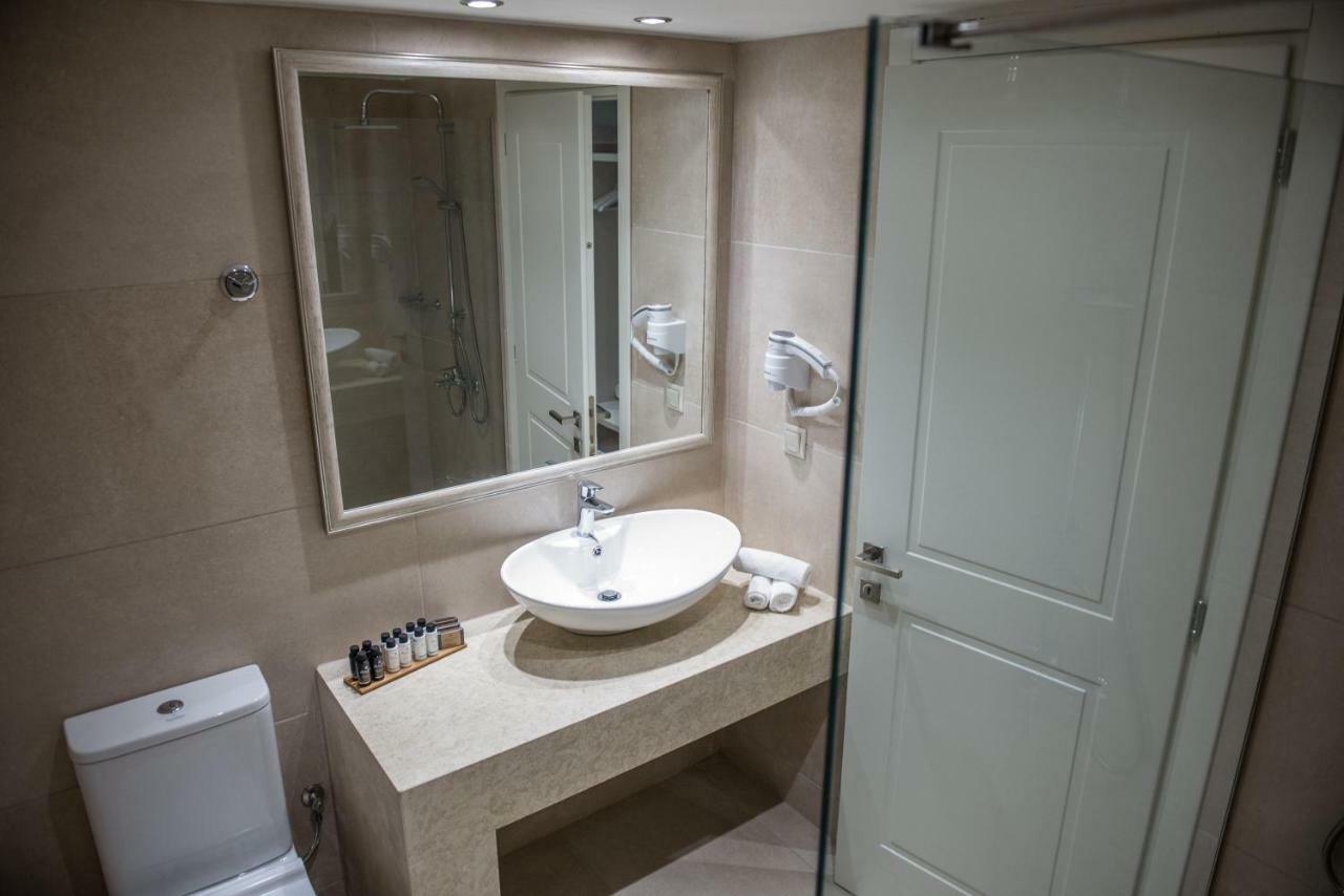 Lefkadio Suites Lefkada City ภายนอก รูปภาพ